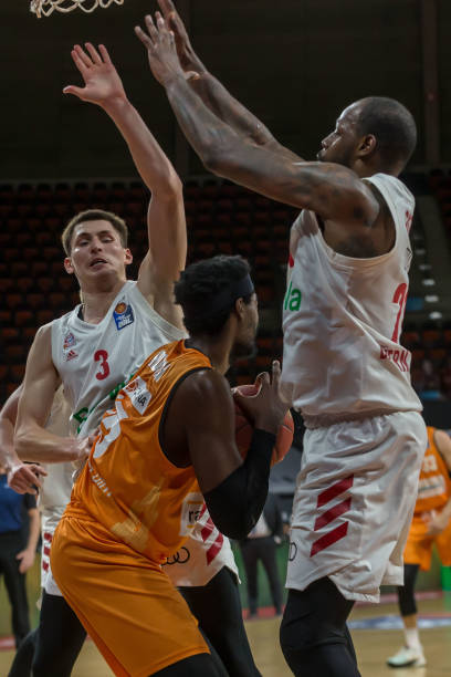 仅剩三人 仅剩三人